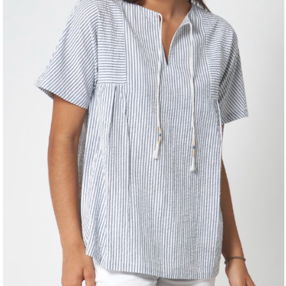 NWT Gray and White Stripe s/s Seersucker‎ US M/EU38